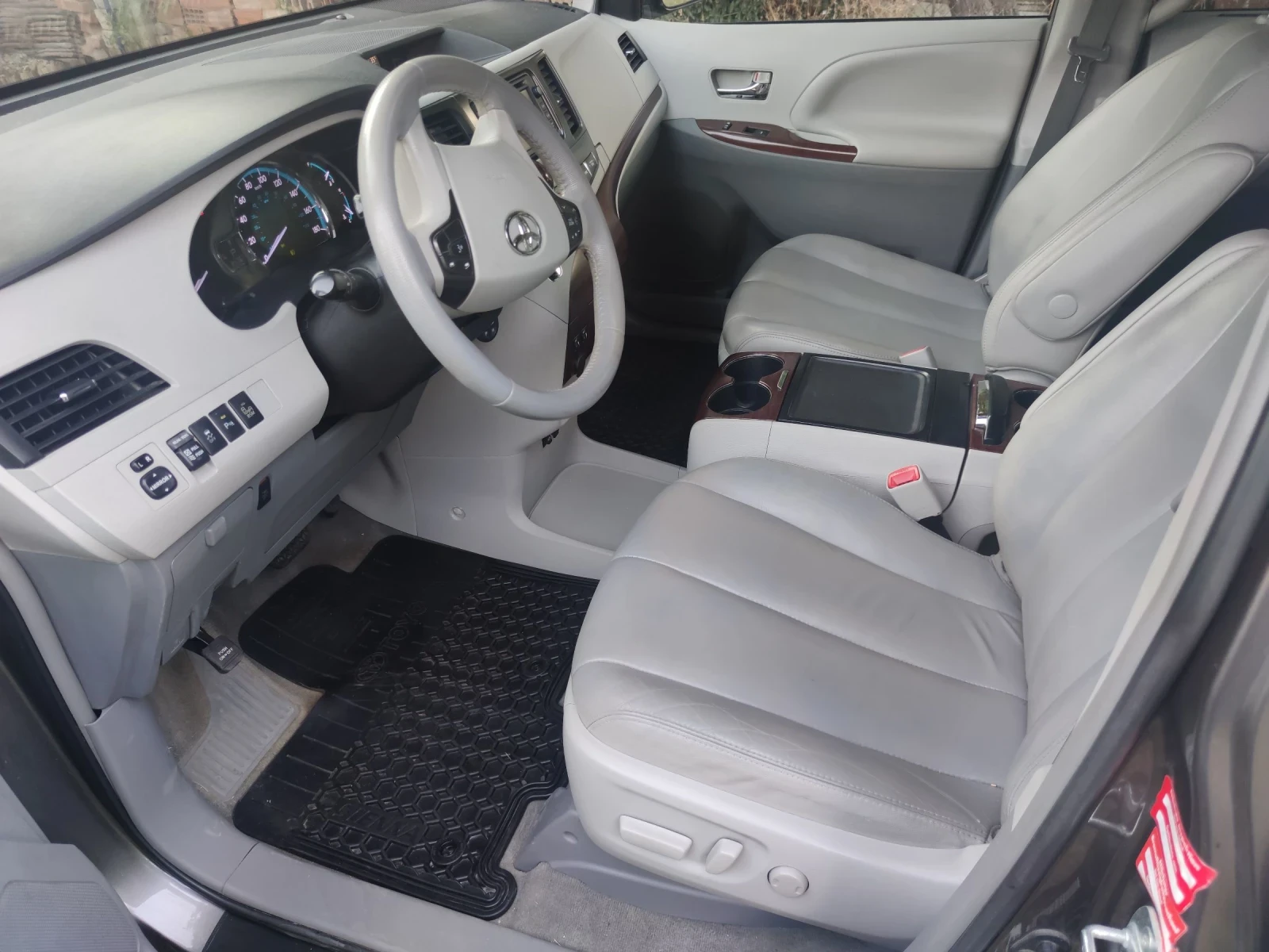 Toyota Sienna 3.5iAWD - изображение 5