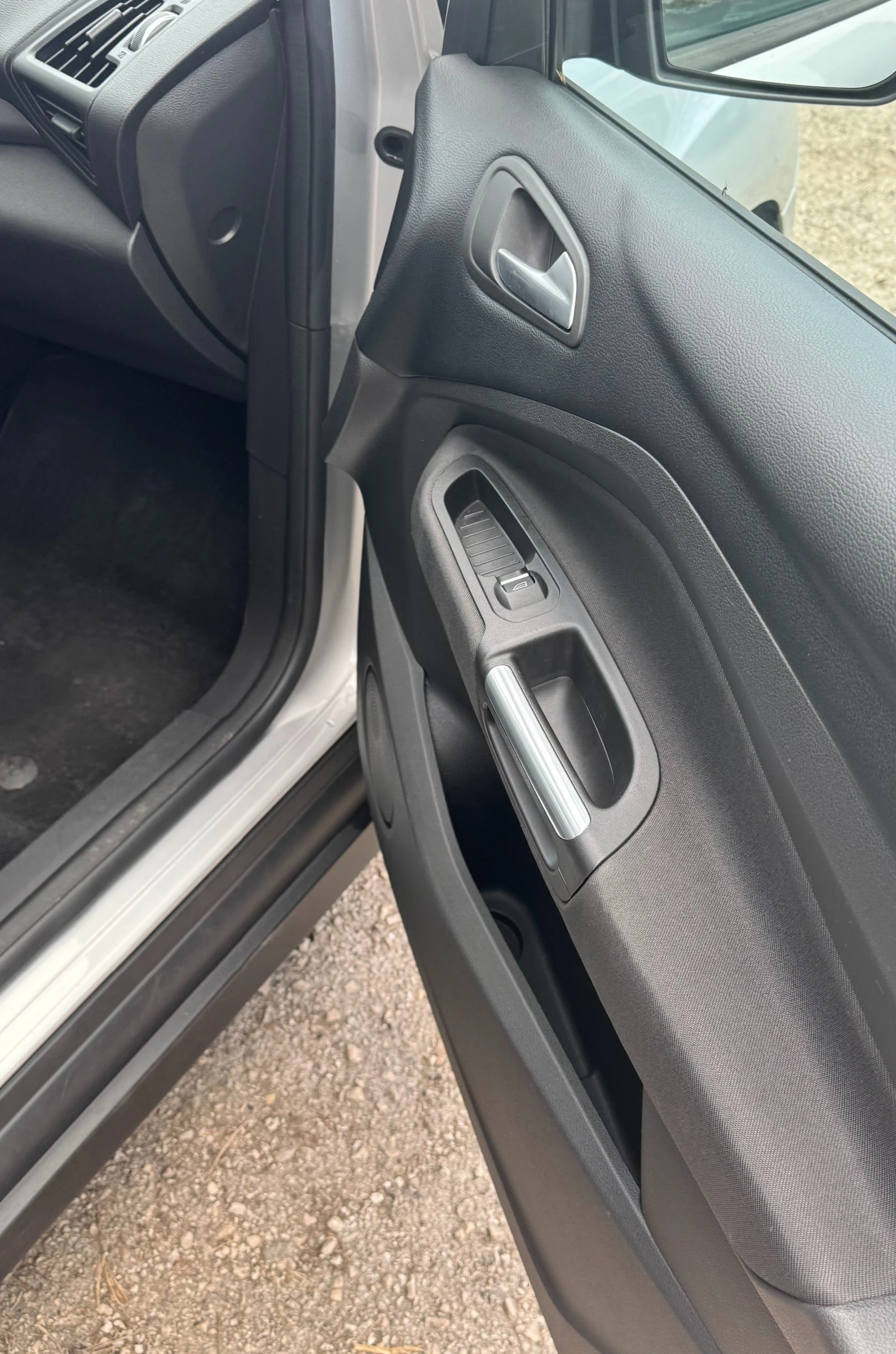 Ford C-max 2.0 DISEL 150кс, NAVI CARPLAY, снимка 16 - Автомобили и джипове - 53725221