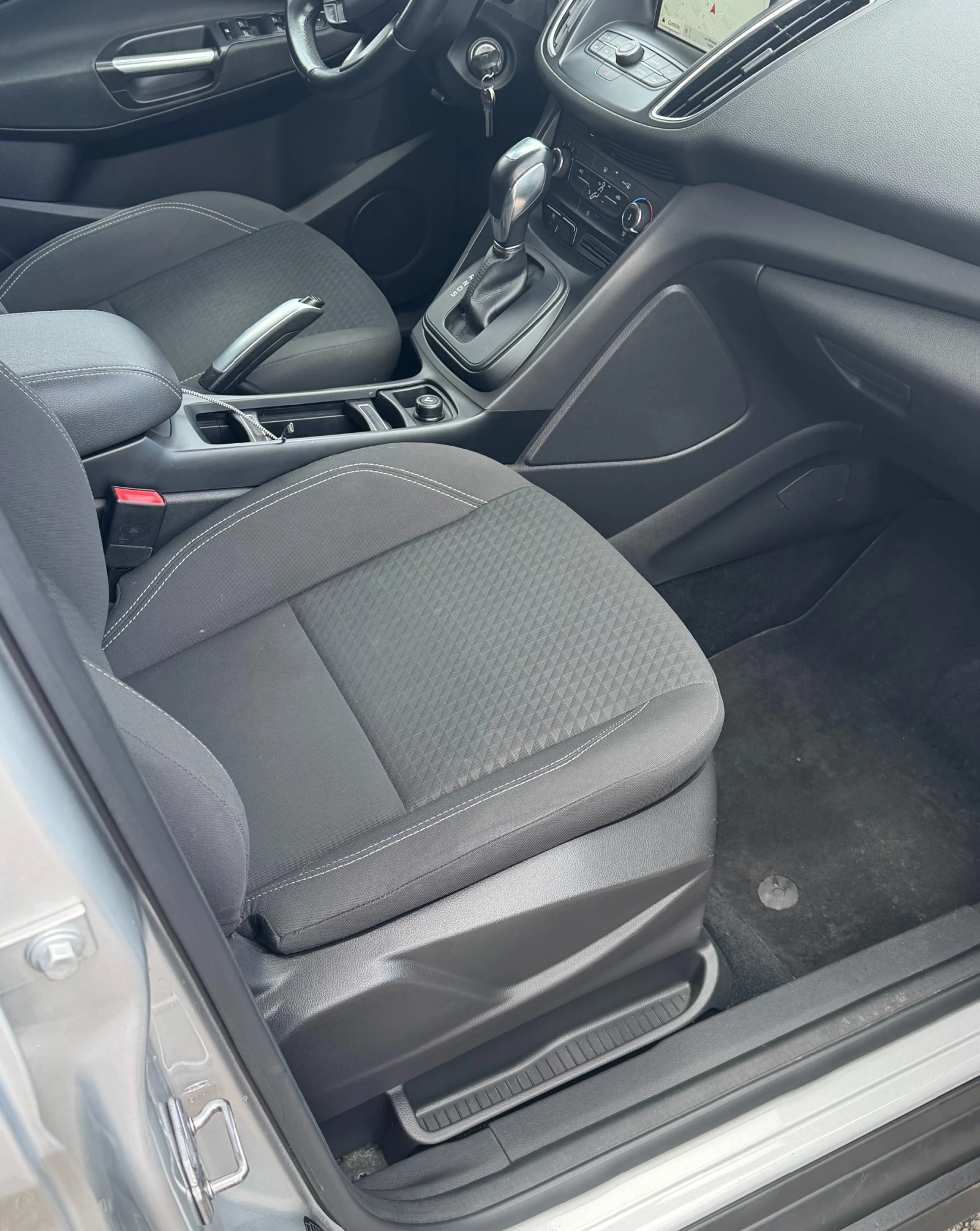 Ford C-max 2.0 DISEL 150кс, NAVI CARPLAY, снимка 15 - Автомобили и джипове - 53725221