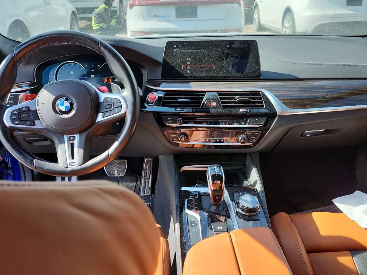 BMW M5 PANORAMA| HUD| 360| ОБДУХВАНЕ| 3 КЛЮЧА, снимка 11 - Автомобили и джипове - 53950516