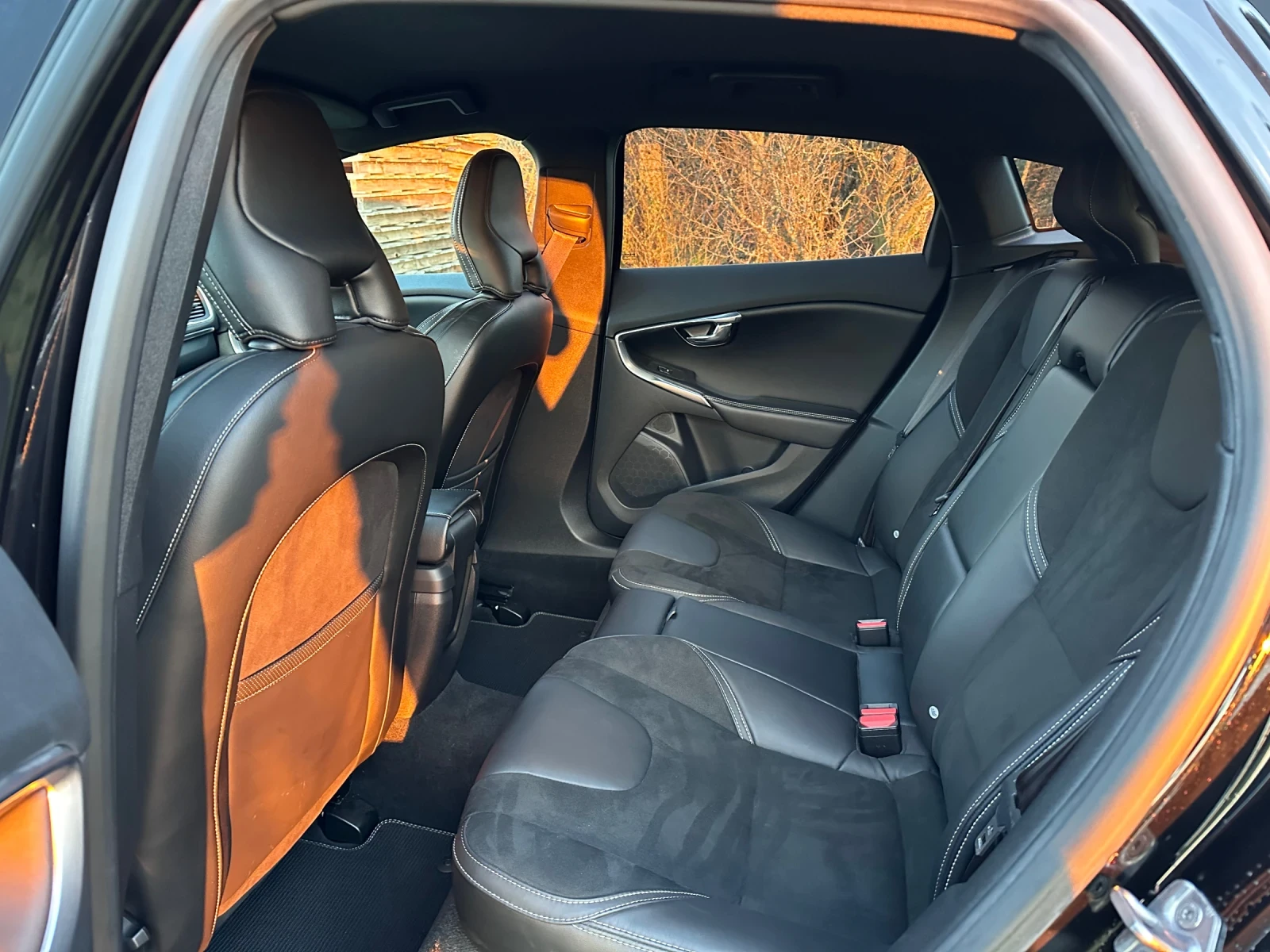 Volvo V40, снимка 14 - Автомобили и джипове - 54101671