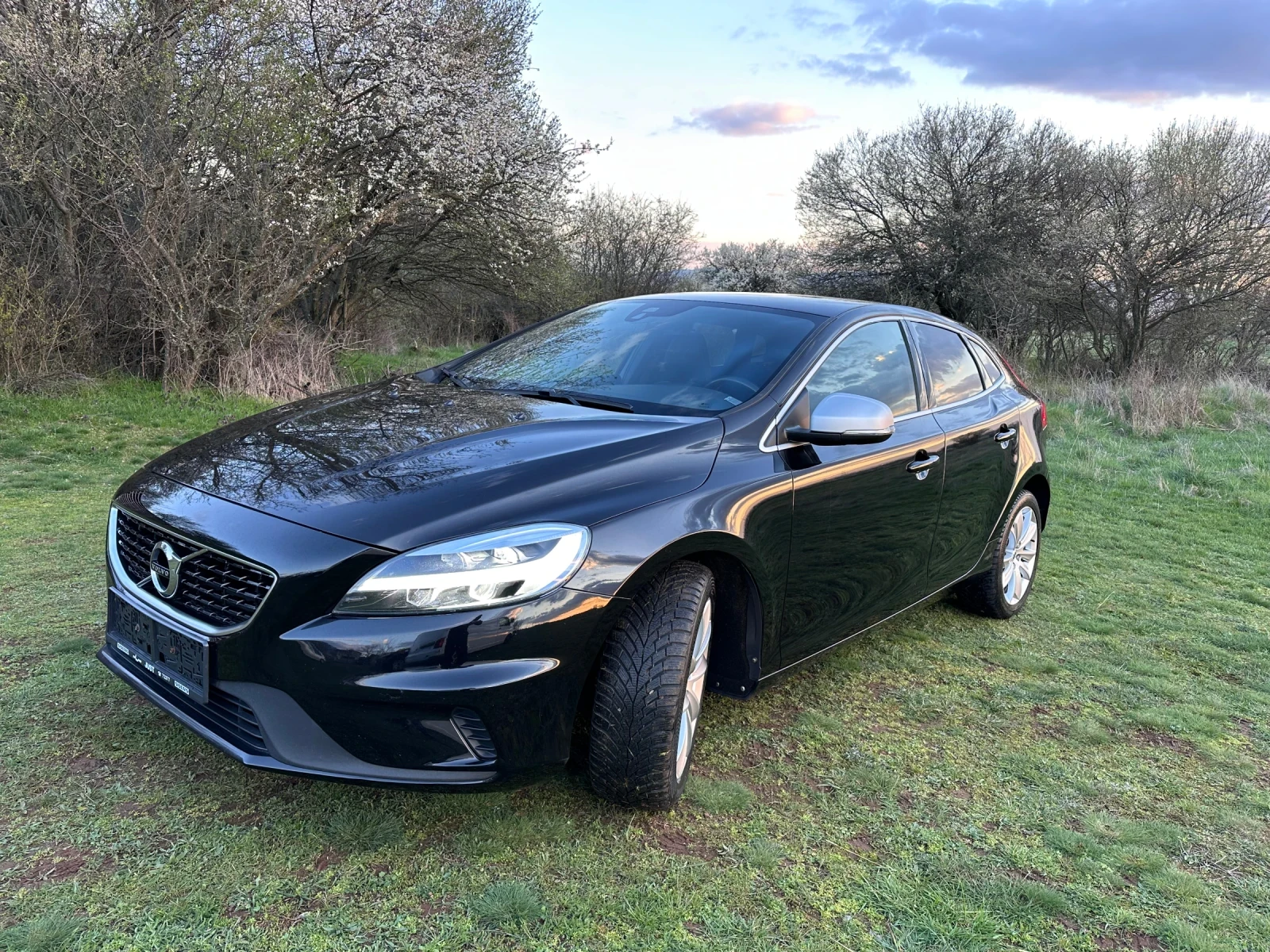 Volvo V40, снимка 7 - Автомобили и джипове - 54101671