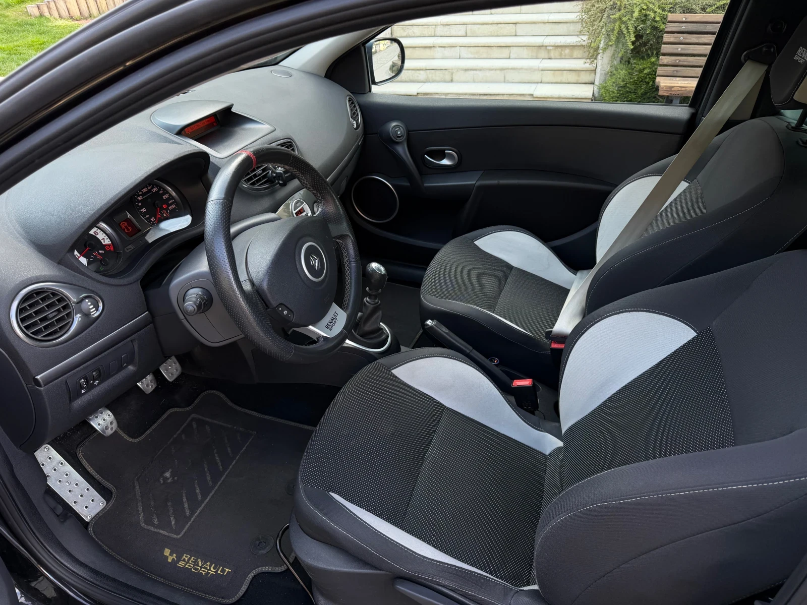 Renault Clio R.S. 200, снимка 6 - Автомобили и джипове - 54114813