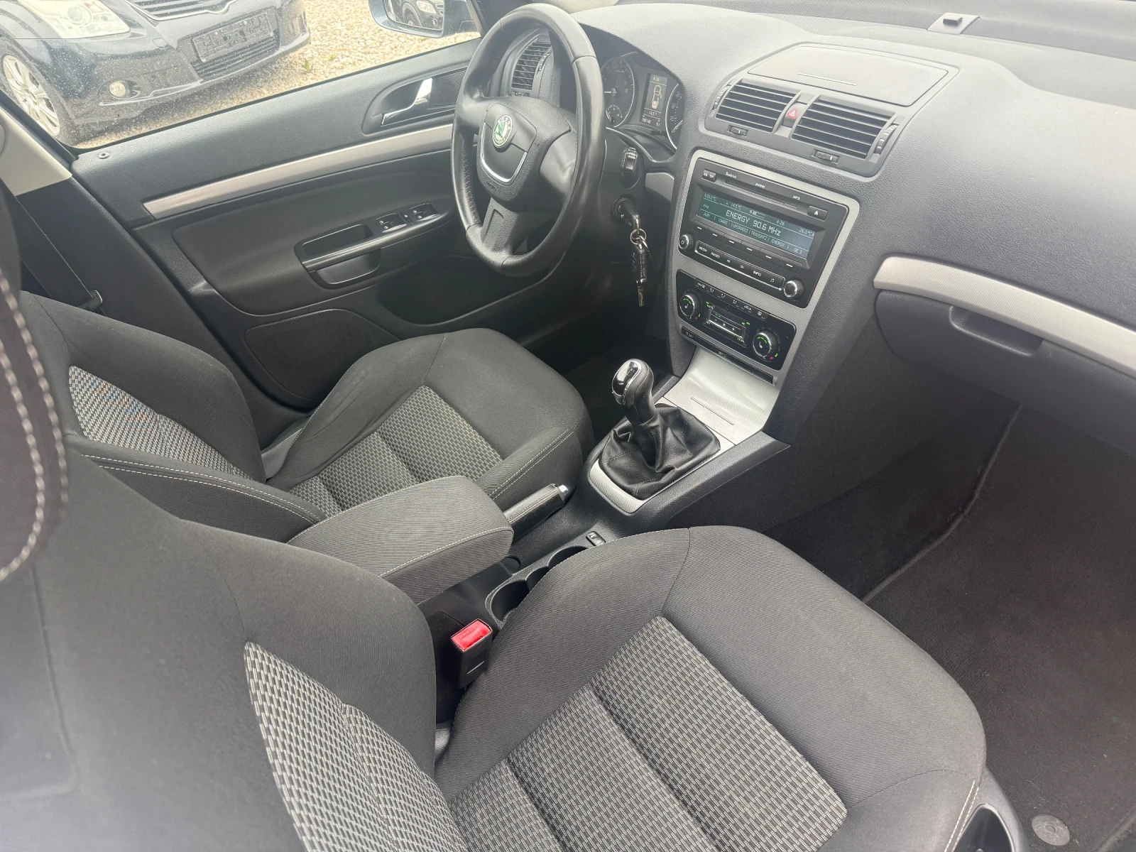 Skoda Octavia 2.0 TDI, снимка 10 - Автомобили и джипове - 54205147