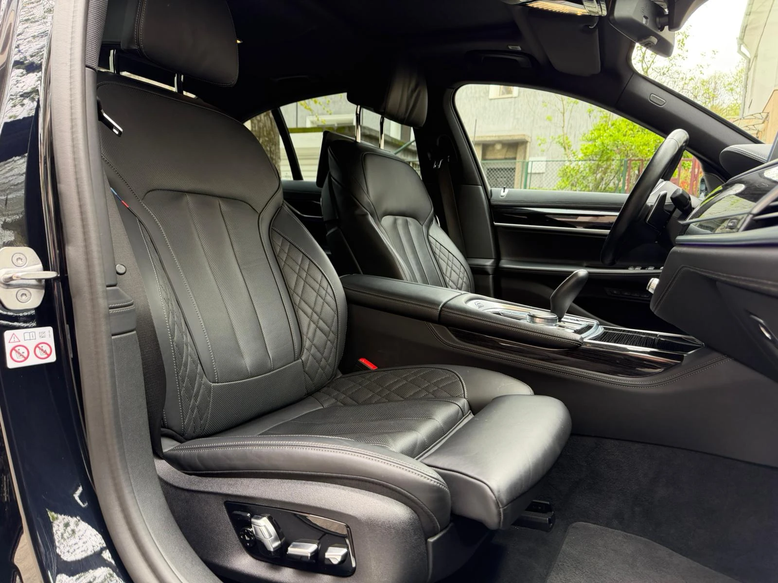 BMW 730 d xDrive M Sport, снимка 13 - Автомобили и джипове - 54292698