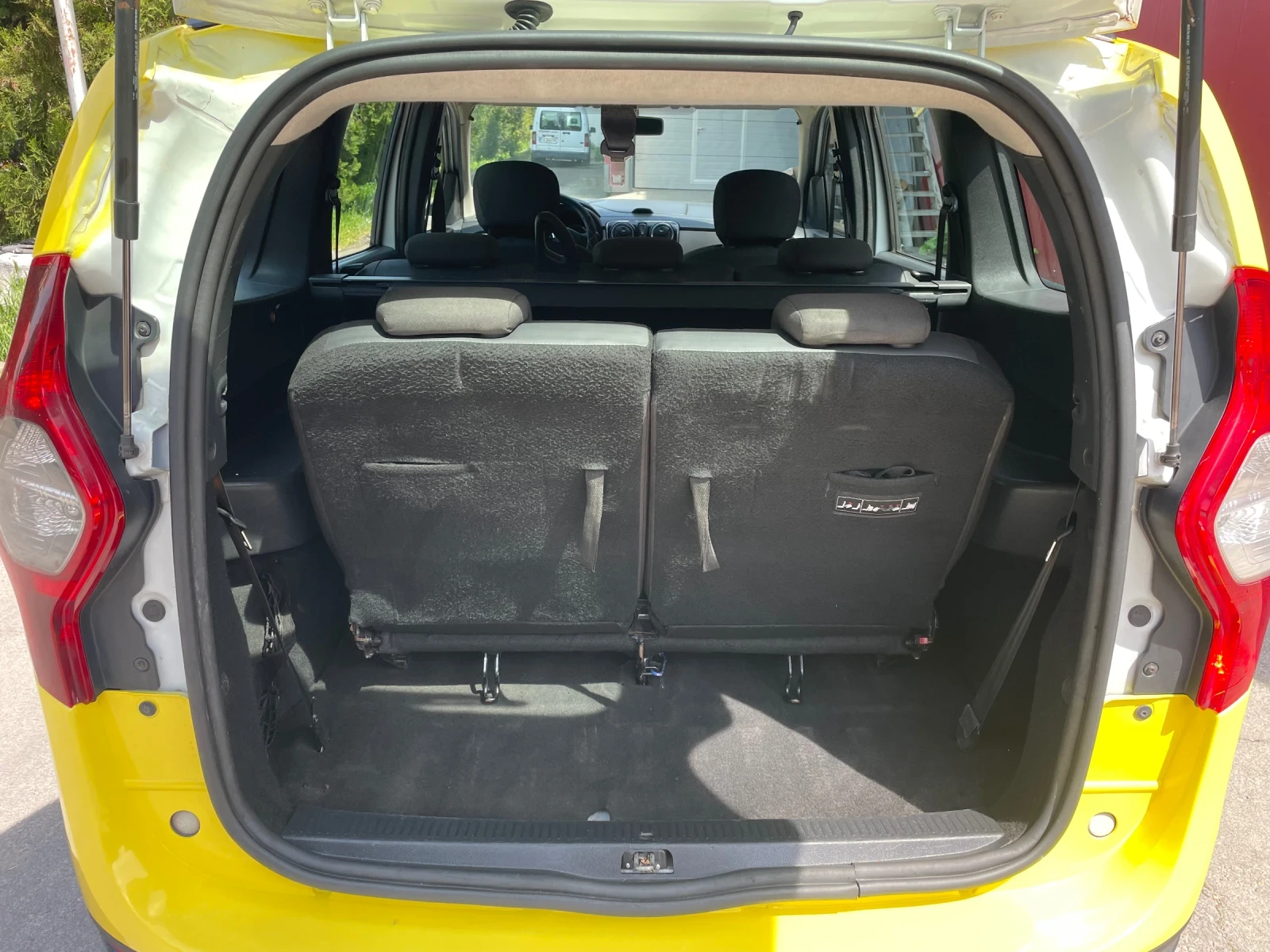 Dacia Lodgy 1.6 бензин-ГАЗ 102кс 6+ 1 места, снимка 16 - Автомобили и джипове - 54456914