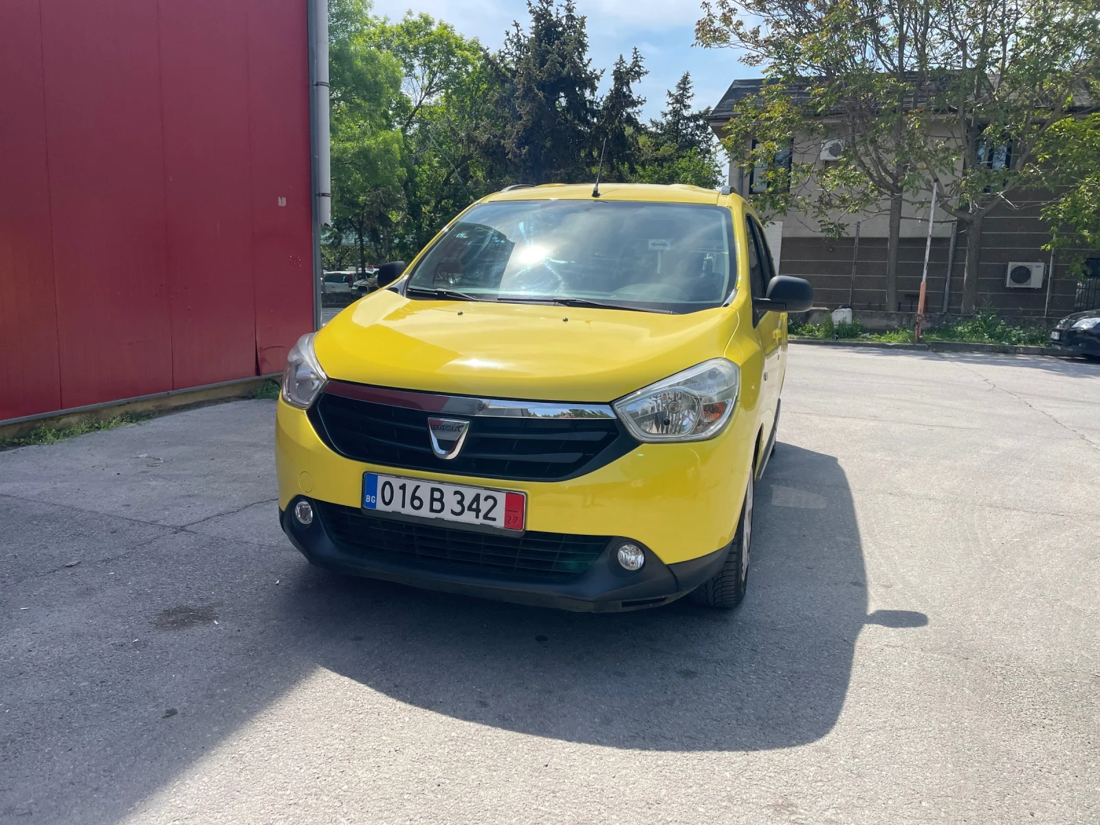 Dacia Lodgy 1.6 бензин-ГАЗ 102кс 6+ 1 места