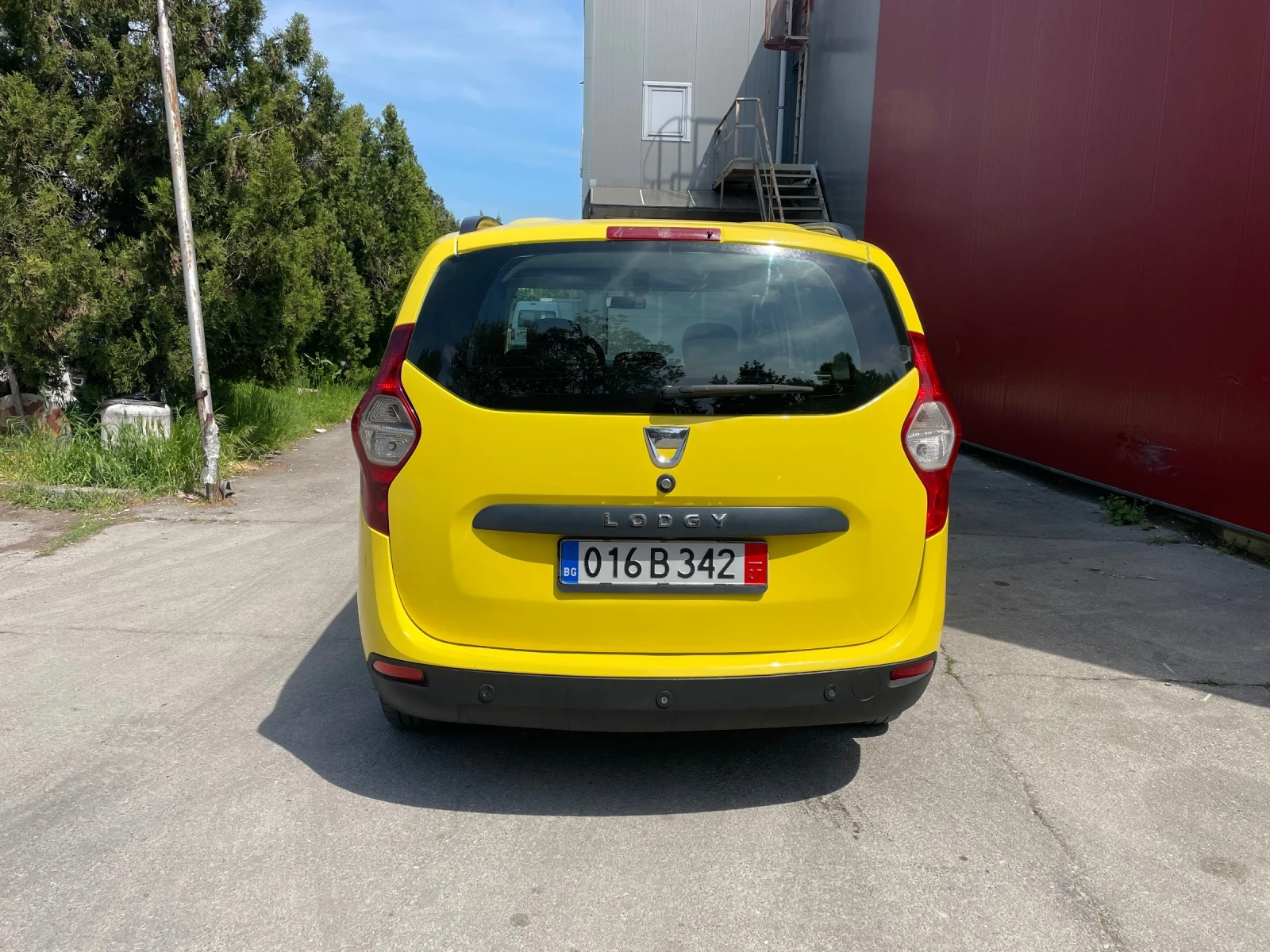 Dacia Lodgy 1.6 бензин-ГАЗ 102кс 6+ 1 места, снимка 5 - Автомобили и джипове - 54456914