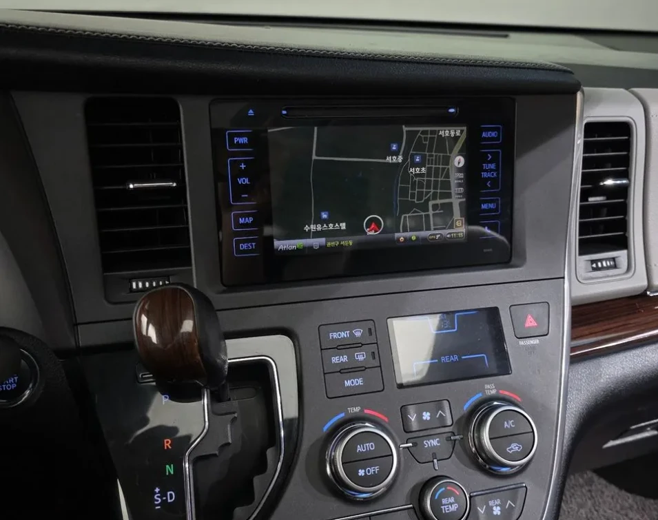 Toyota Sienna 3.5 Бензин 4х4, снимка 6 - Автомобили и джипове - 55230079
