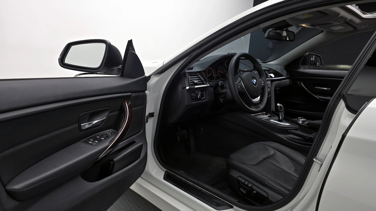 BMW 420 ЛЮК* HUD* KEYLESS* ПОДГРЕВ ВОЛАН* КРАЙНА ЦЕНА, снимка 11 - Автомобили и джипове - 55243824