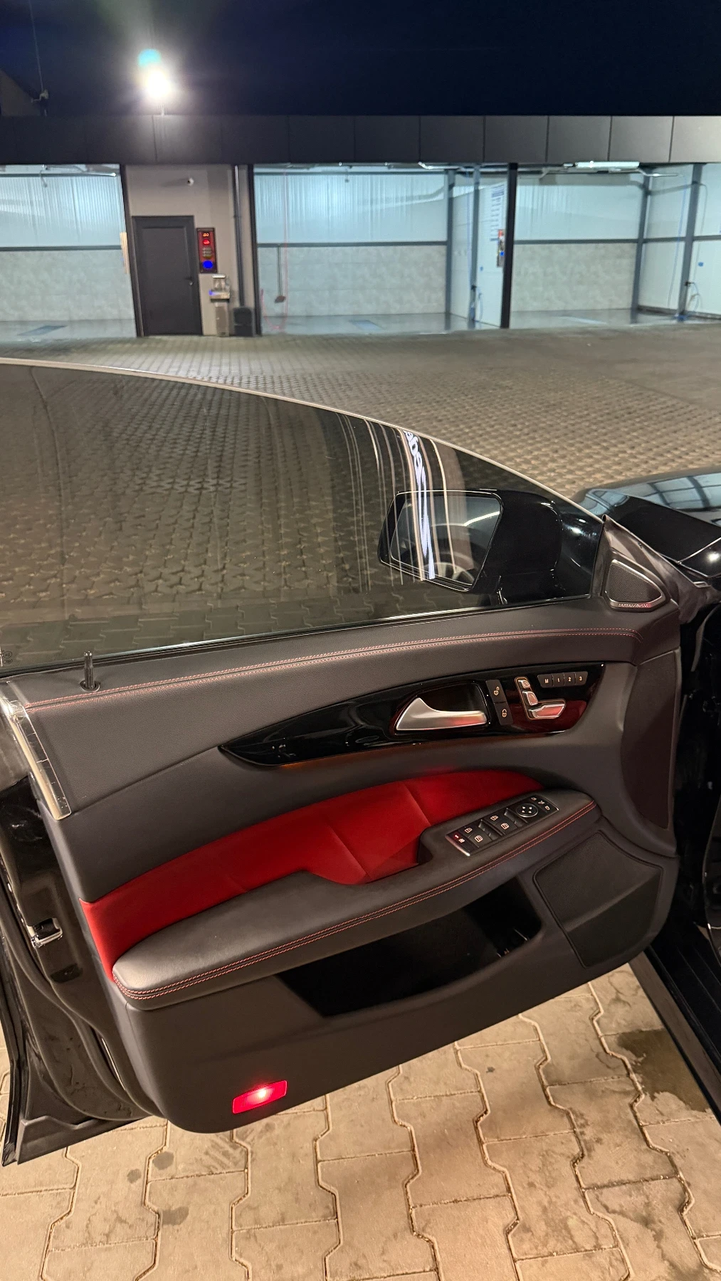 Mercedes-Benz CLS 400 4MATIC AMG ПАКЕТ | RED DESIGNO | ЕЛ. ЩОРА | , снимка 7 - Автомобили и джипове - 55934661