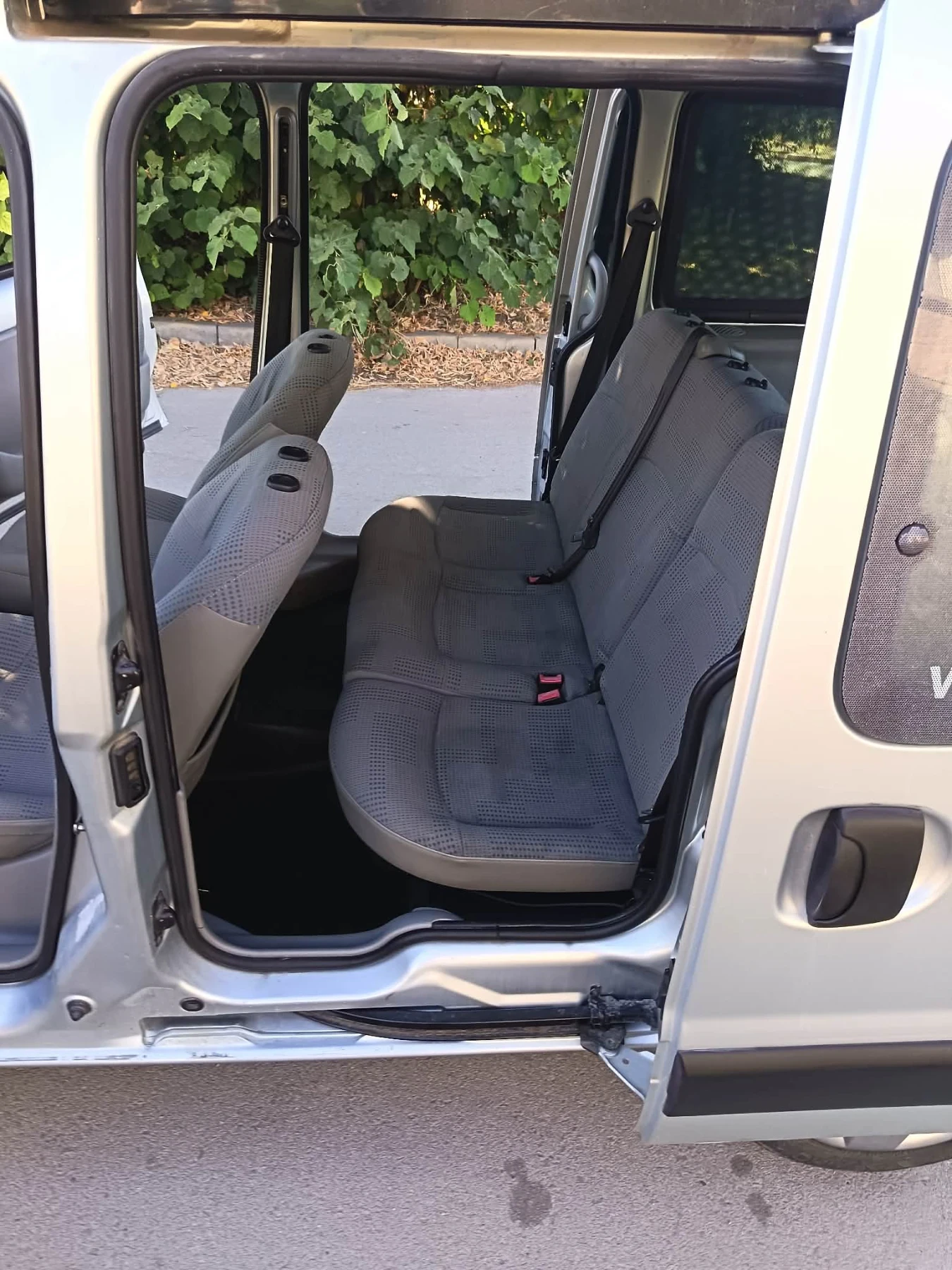 Renault Kangoo 1.5 dci, снимка 9 - Автомобили и джипове - 55752176
