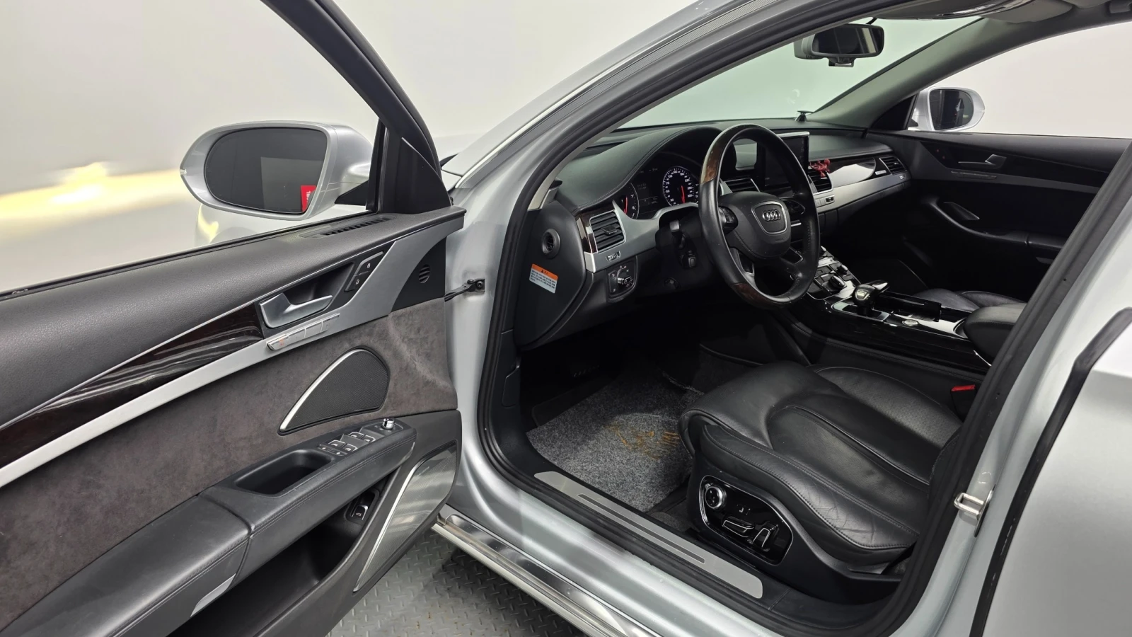 Audi A8 4.0T LWB AWD * DIS * B&O * ОБДУХ * TV * FULLLL, снимка 9 - Автомобили и джипове - 55834377