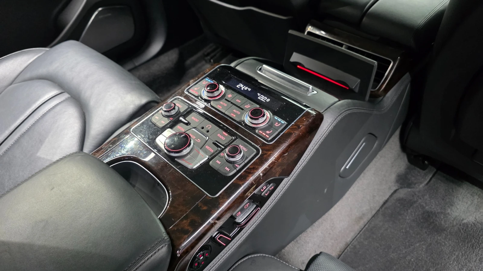 Audi A8 4.0T LWB AWD * DIS * B&O * ОБДУХ * TV * FULLLL, снимка 15 - Автомобили и джипове - 55834377