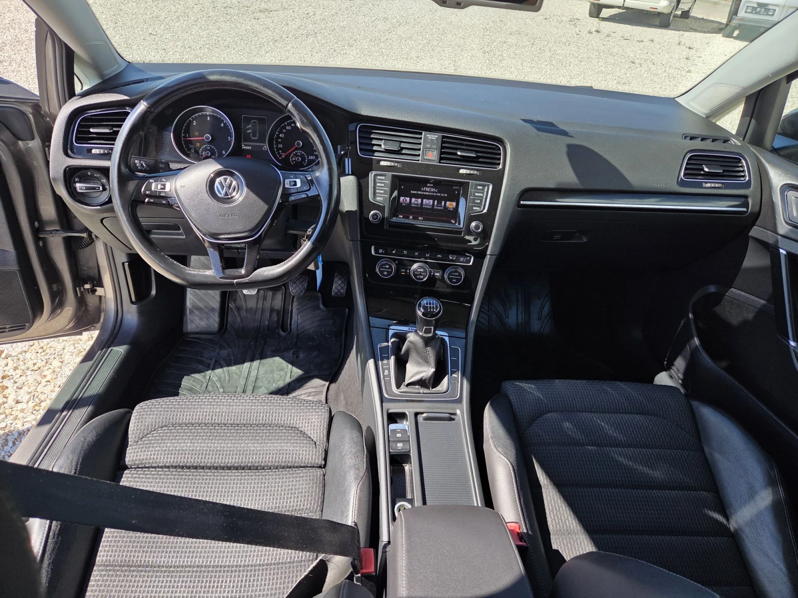 VW Golf Full option 4x4, снимка 8 - Автомобили и джипове - 56095900