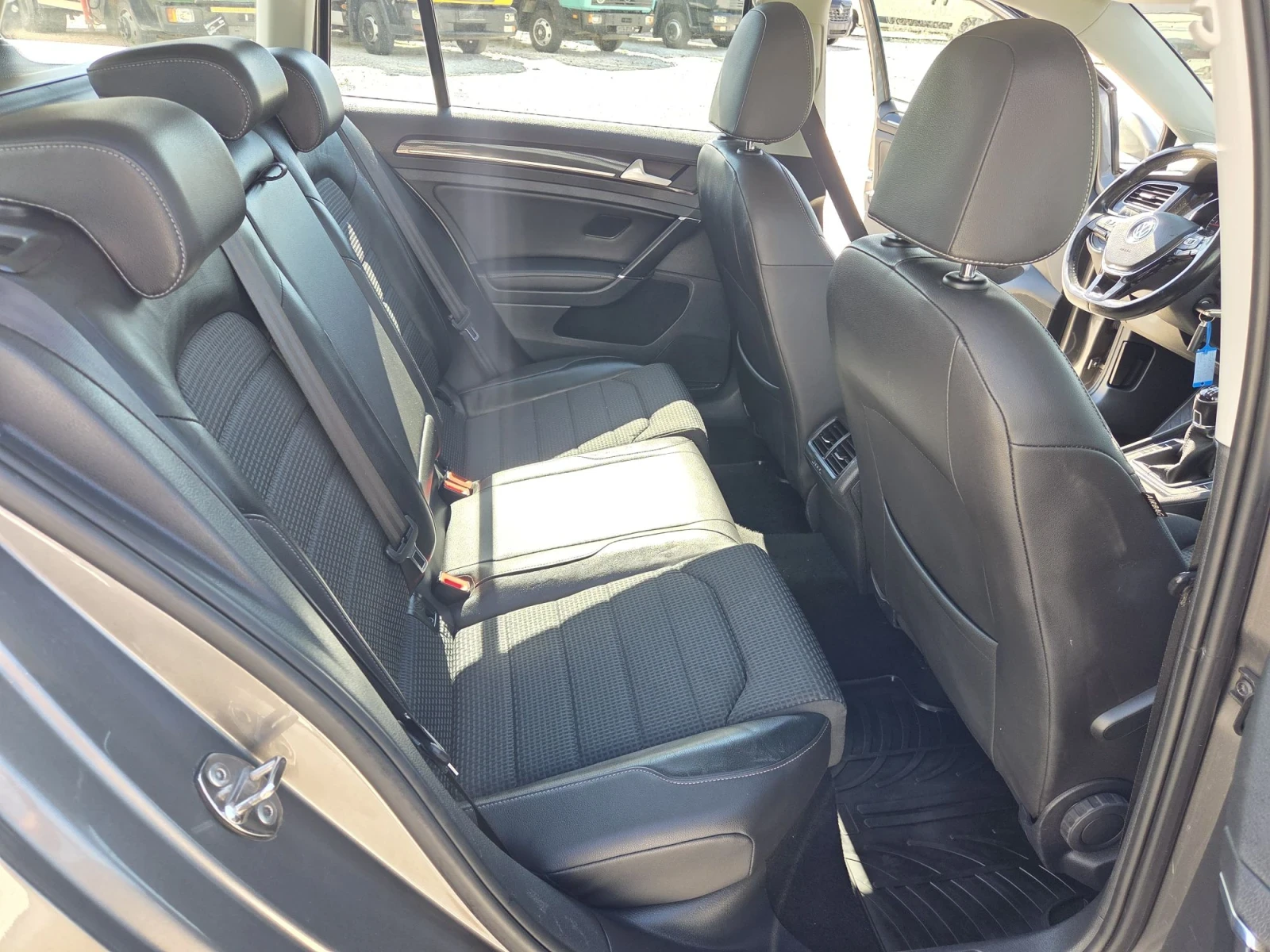 VW Golf Full option 4x4, снимка 10 - Автомобили и джипове - 56095900