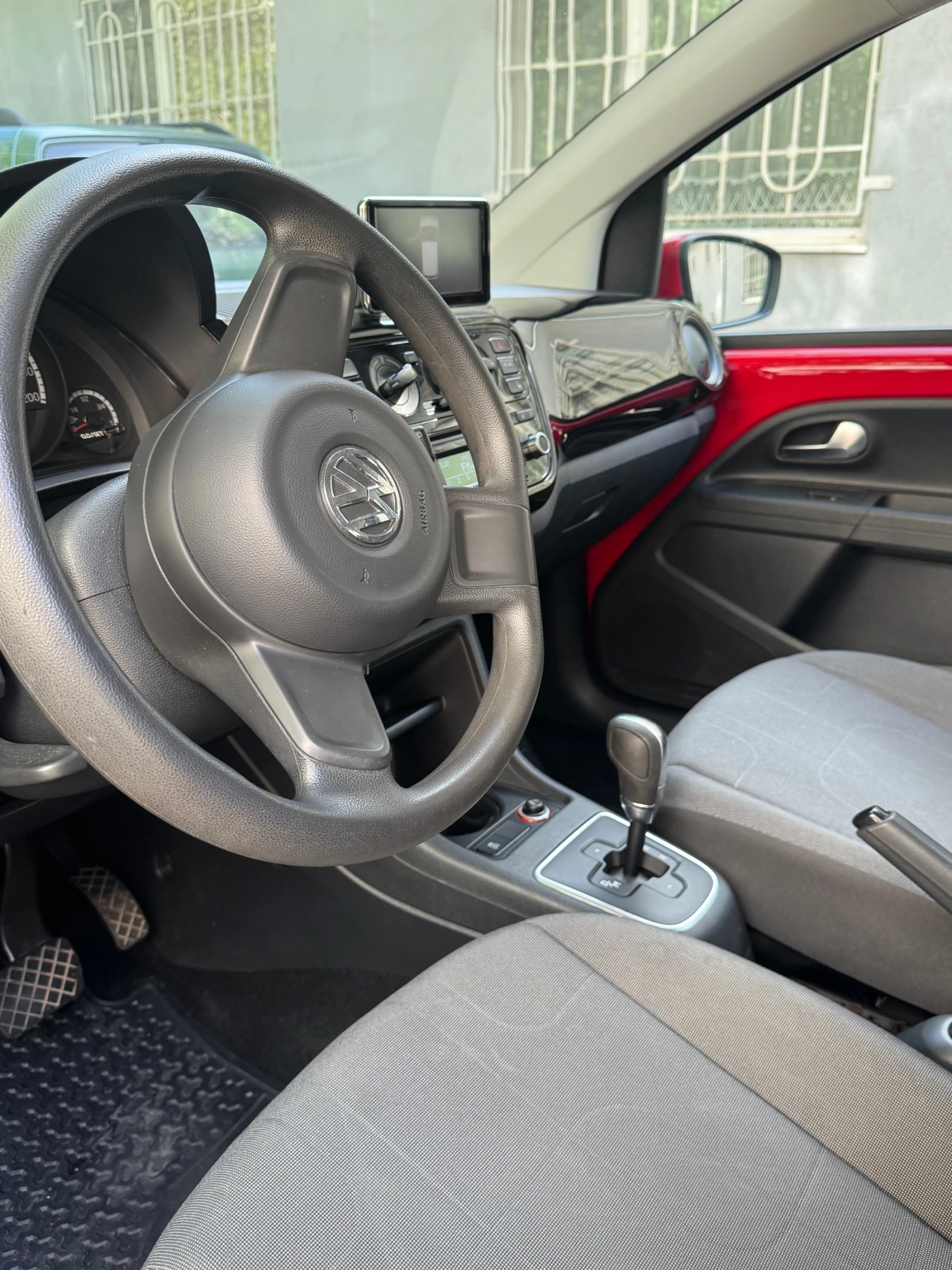 VW Up Move up!, снимка 7 - Автомобили и джипове - 56217024