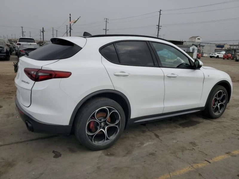 Alfa Romeo Stelvio TI* Крайна цена с вс. такси до България без търг!, снимка 4 - Автомобили и джипове - 48678070