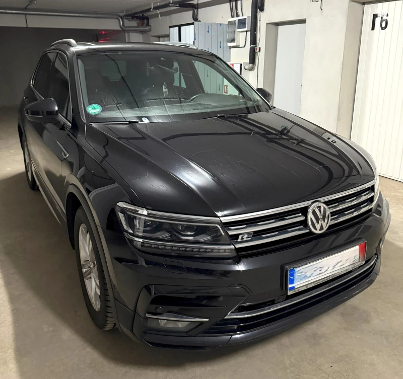 VW Tiguan 2.0 TSI R-Line 4Motion 220кс Бензин.Всички екстри, снимка 9 - Автомобили и джипове - 49387727