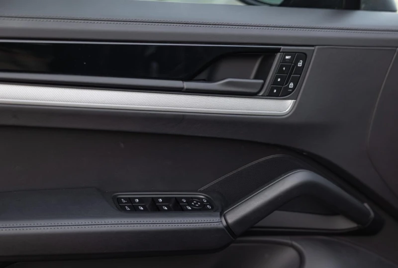 Porsche Cayenne 3.0 V6 MATRIX-LED BOSE PANORAMA 360, снимка 7 - Автомобили и джипове - 51772653