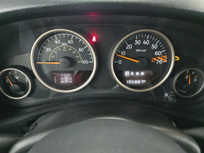 Jeep Wrangler Unlimited 75th Anniversary Edition, снимка 9 - Автомобили и джипове - 52579838