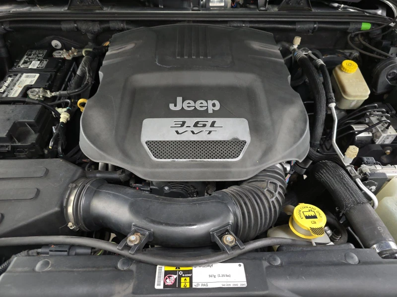 Jeep Wrangler Unlimited 75th Anniversary Edition, снимка 15 - Автомобили и джипове - 52579838