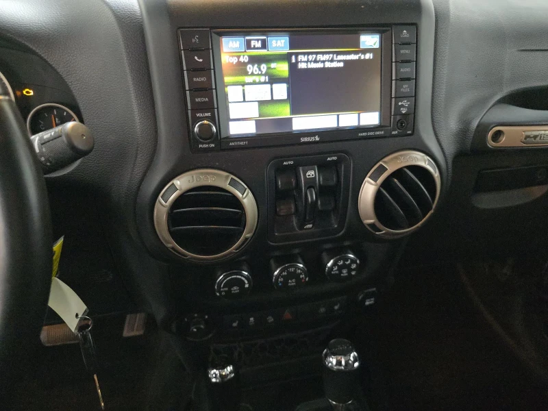 Jeep Wrangler Unlimited 75th Anniversary Edition, снимка 10 - Автомобили и джипове - 52579838