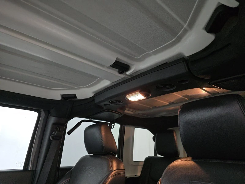 Jeep Wrangler Unlimited 75th Anniversary Edition, снимка 12 - Автомобили и джипове - 52579838