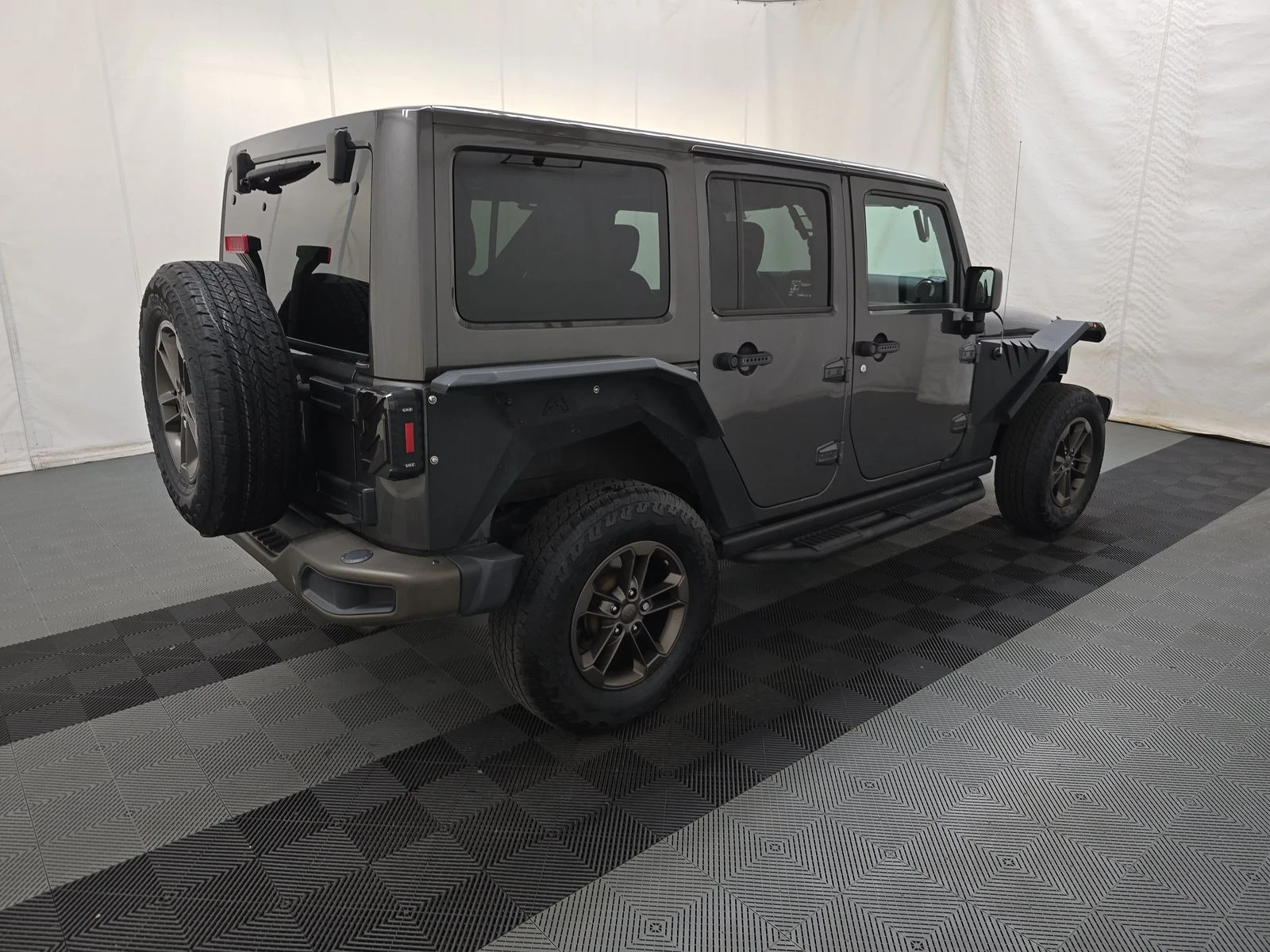 Jeep Wrangler Unlimited 75th Anniversary Edition - изображение 6