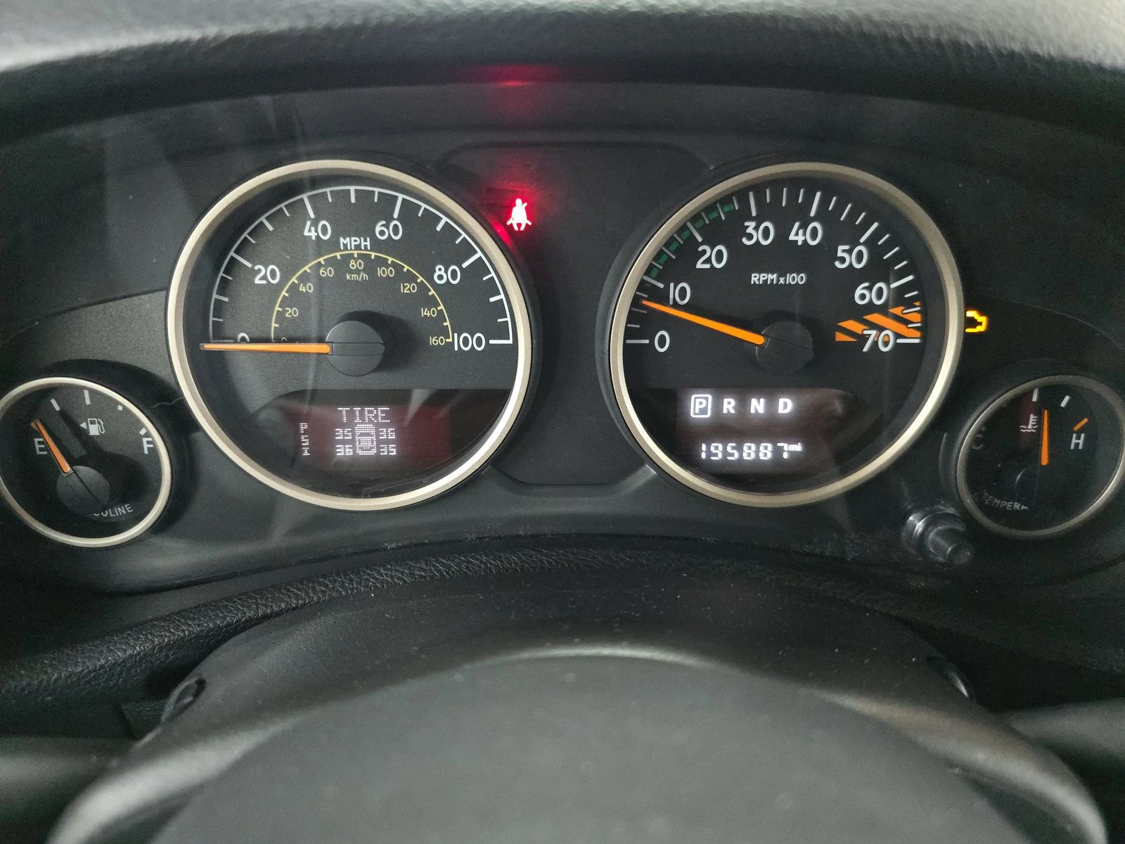 Jeep Wrangler Unlimited 75th Anniversary Edition - изображение 9