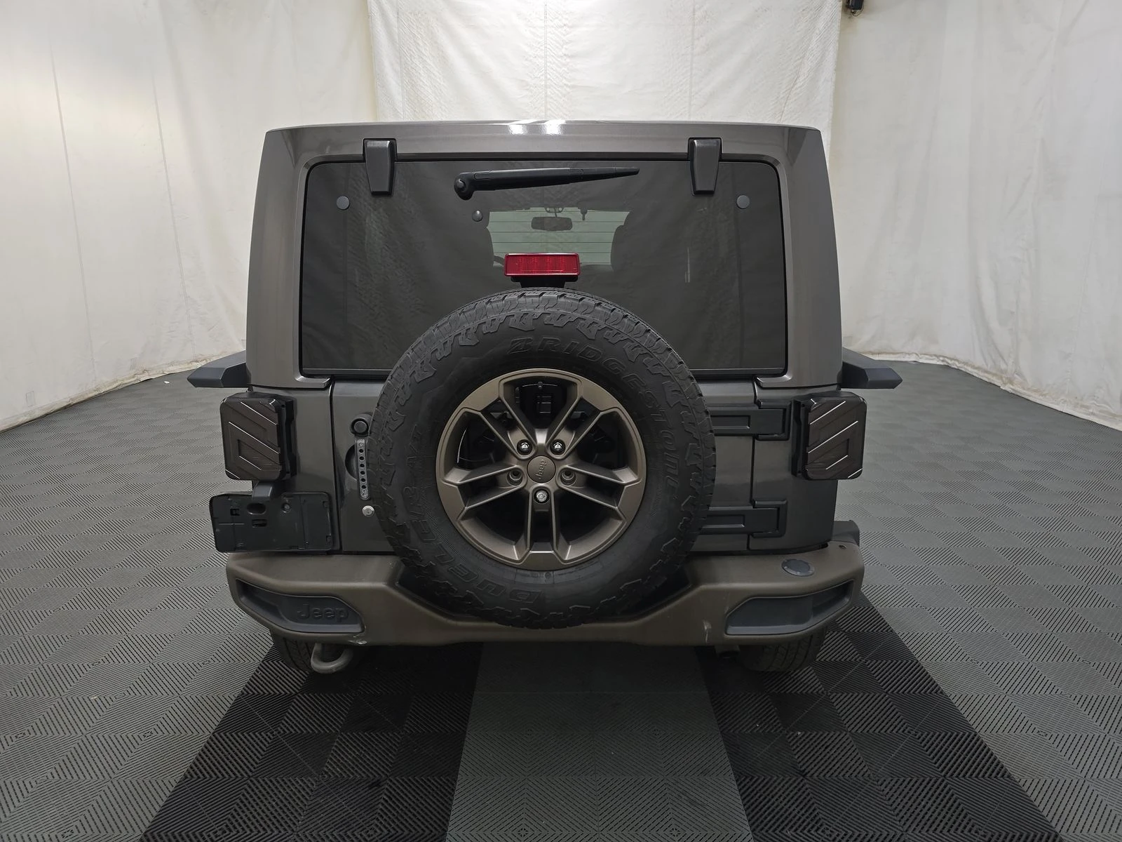 Jeep Wrangler Unlimited 75th Anniversary Edition - изображение 5