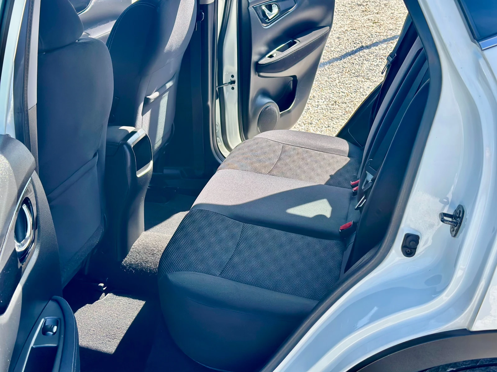 Nissan Qashqai 1.5DCI* PureDRIVE* , снимка 11 - Автомобили и джипове - 53837484