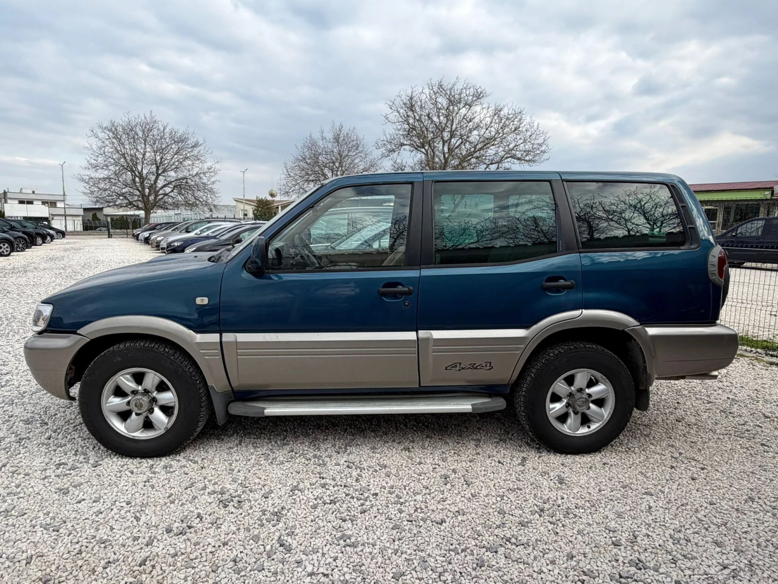 Nissan Terrano 2.7 TD, снимка 13 - Автомобили и джипове - 53881987