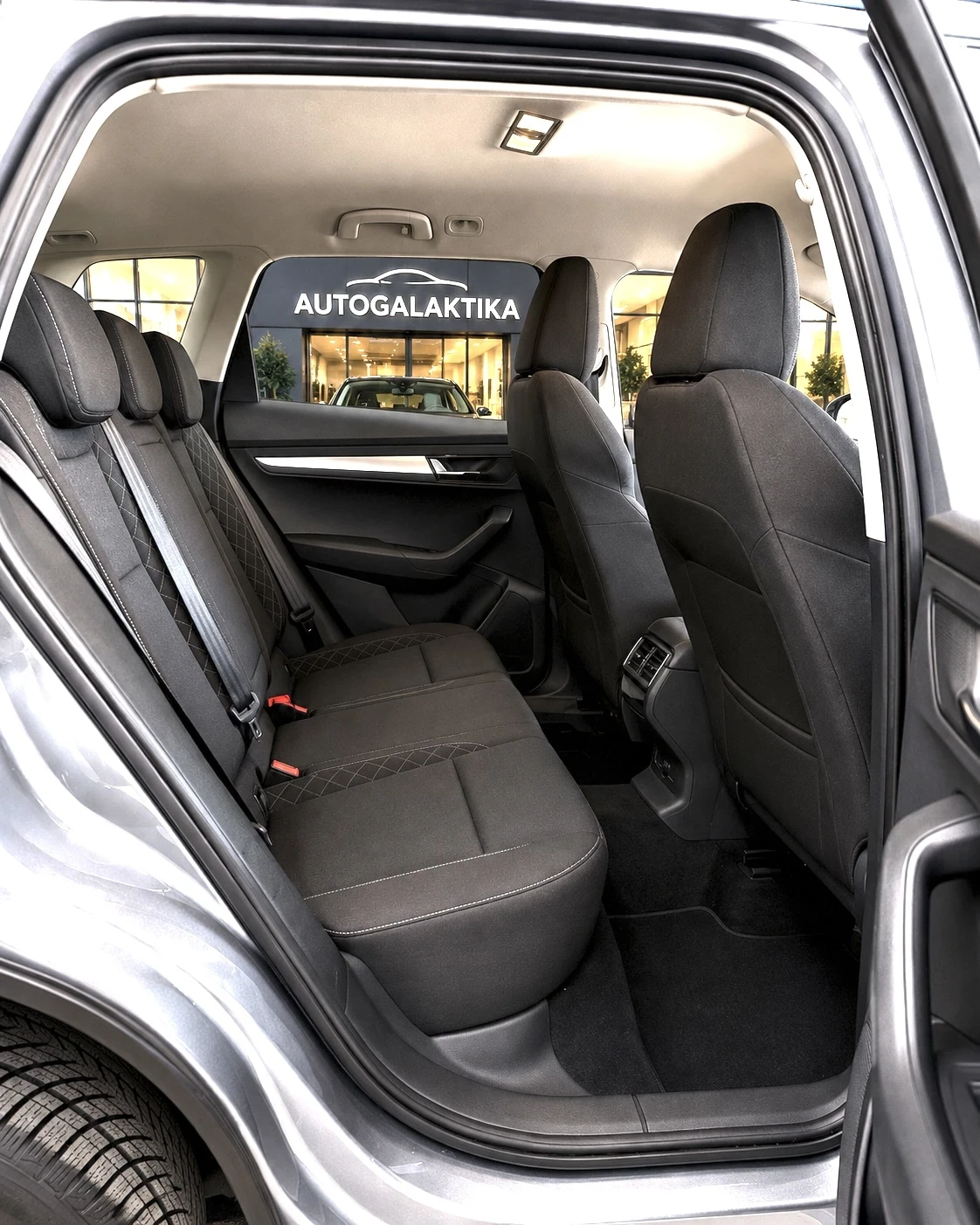 Skoda Karoq 2.0 TDI 150 к.с. 4x4 DSG ТОП СЪСТОЯНИЕ, снимка 11 - Автомобили и джипове - 54335428