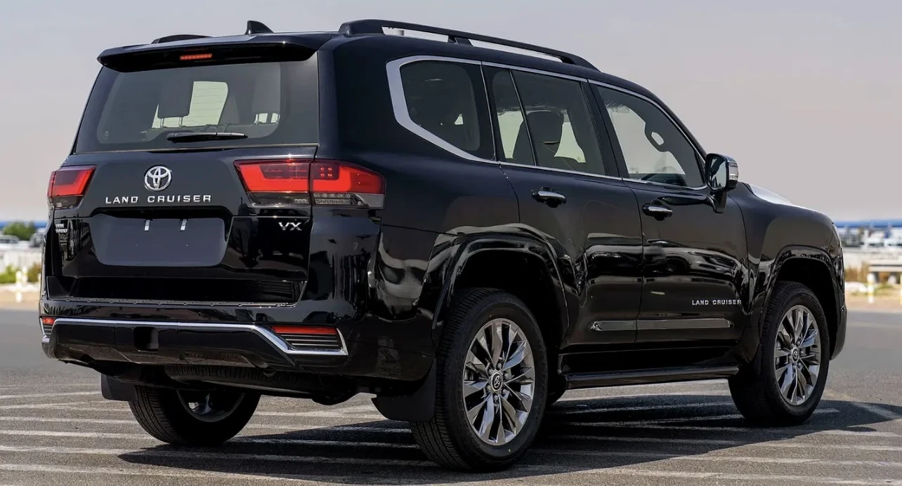 Toyota Land cruiser 300 GXR | 15KM | ЧИСТО НОВА, снимка 6 - Автомобили и джипове - 54432446