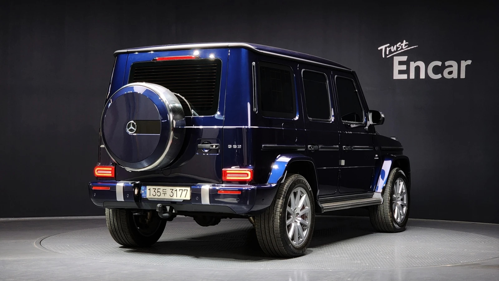 Mercedes-Benz G 63 AMG * Burmester* 360* АВТОКРЕДИТ, снимка 3 - Автомобили и джипове - 54576949