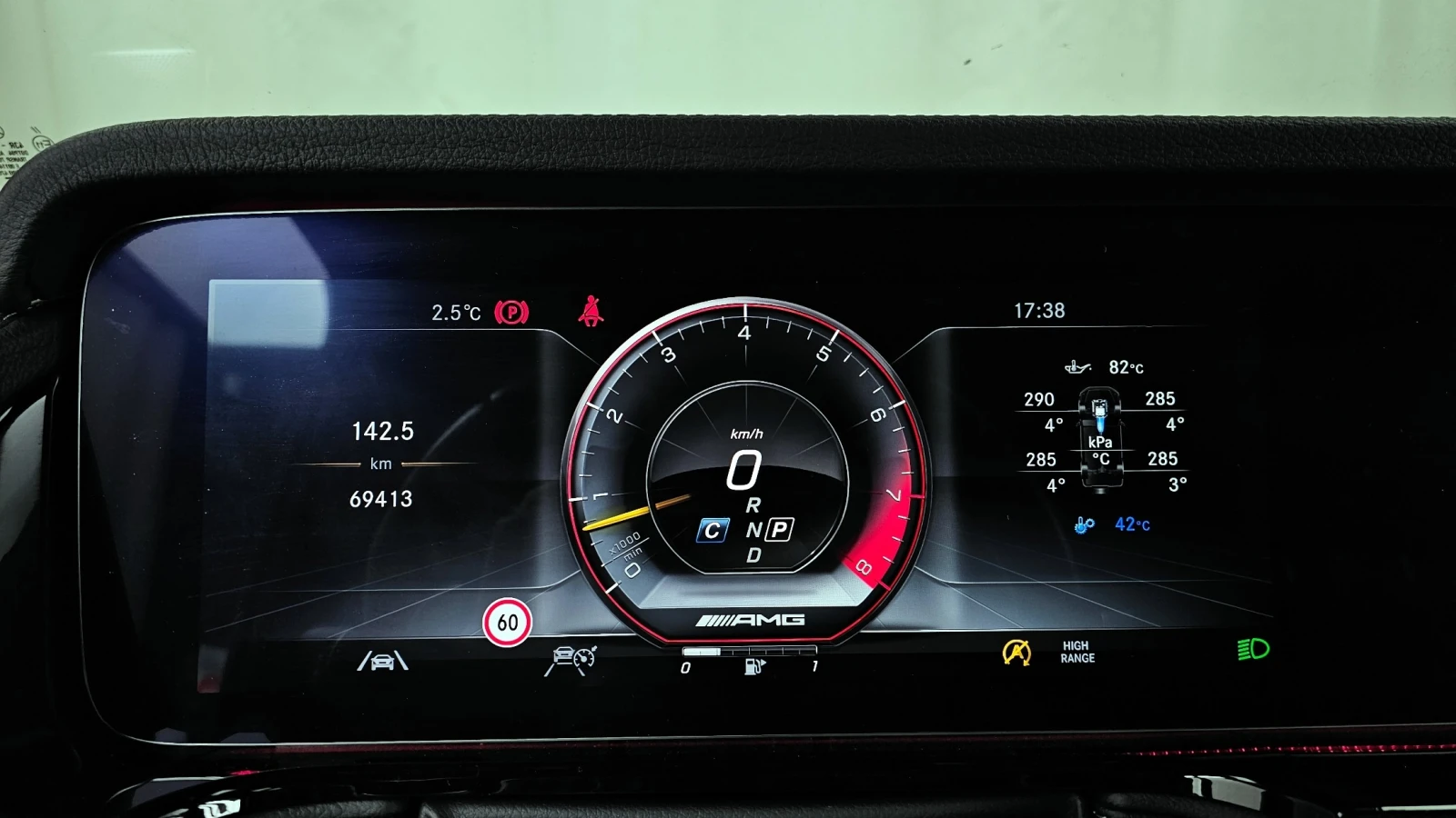 Mercedes-Benz G 63 AMG * Burmester* 360* АВТОКРЕДИТ, снимка 12 - Автомобили и джипове - 54576949