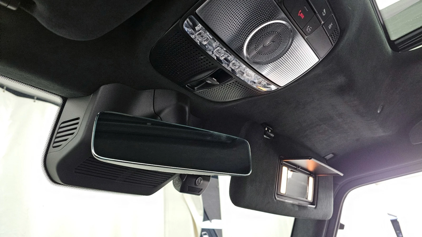 Mercedes-Benz G 63 AMG * Burmester* 360* АВТОКРЕДИТ, снимка 16 - Автомобили и джипове - 54576949