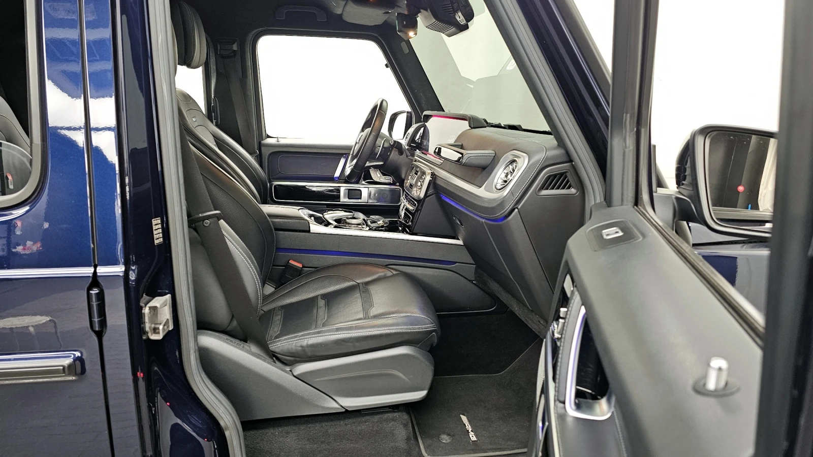 Mercedes-Benz G 63 AMG * Burmester* 360* АВТОКРЕДИТ, снимка 9 - Автомобили и джипове - 54576949