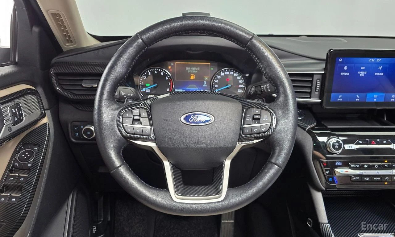 Ford Explorer 3.0 PHEV* DISTRONIC* 360 CAM* ПОДГРЕВ* ОБДУХВАНЕ* , снимка 8 - Автомобили и джипове - 55623533