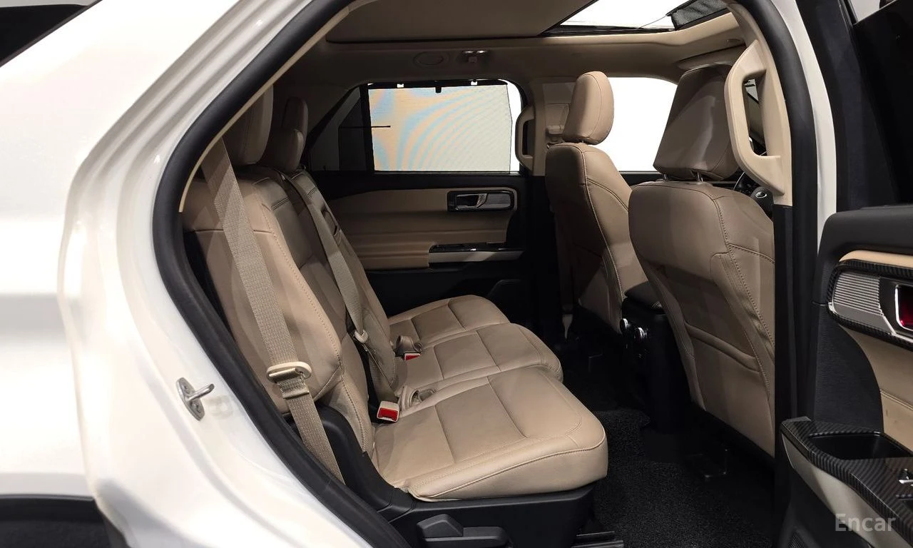 Ford Explorer 3.0 PHEV* DISTRONIC* 360 CAM* ПОДГРЕВ* ОБДУХВАНЕ* , снимка 14 - Автомобили и джипове - 55623533