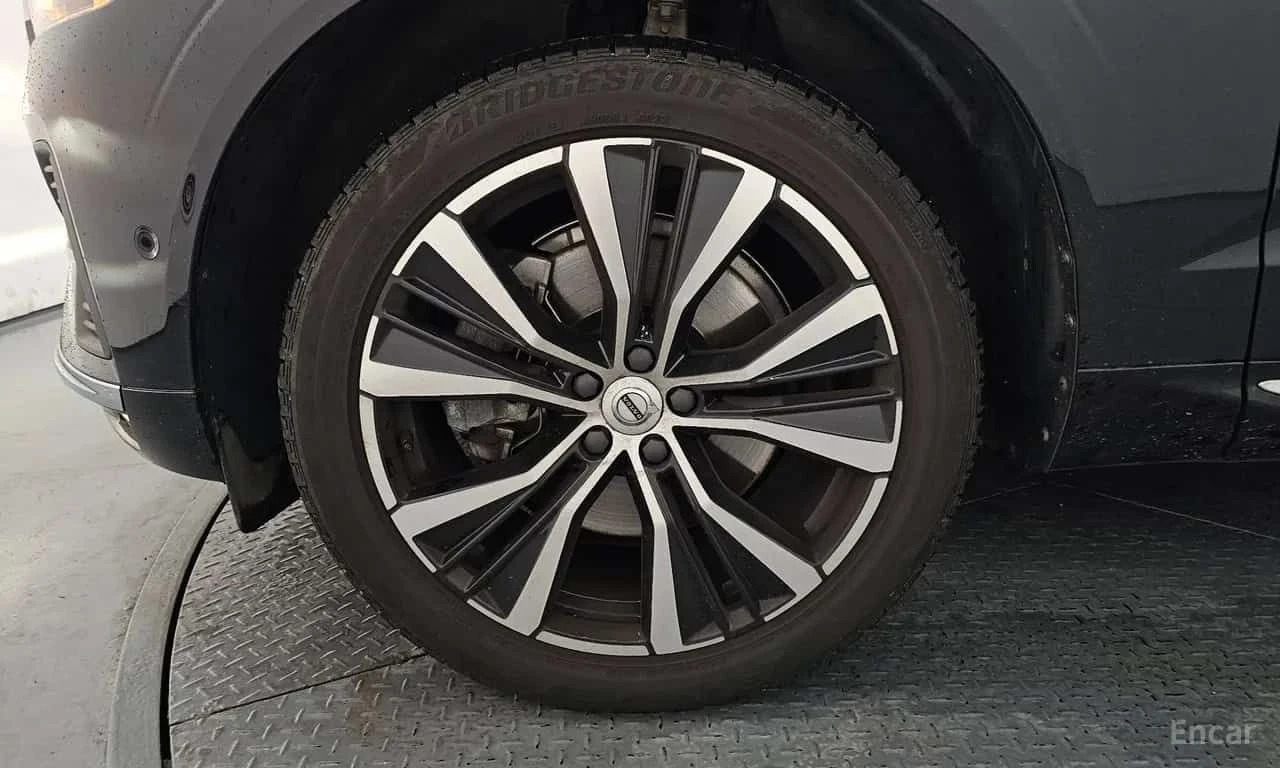 Volvo XC60 * B6 Ultimate Bright * КРАЙНА ЦЕНА ДО БЪЛГАРИЯ, снимка 5 - Автомобили и джипове - 55725189