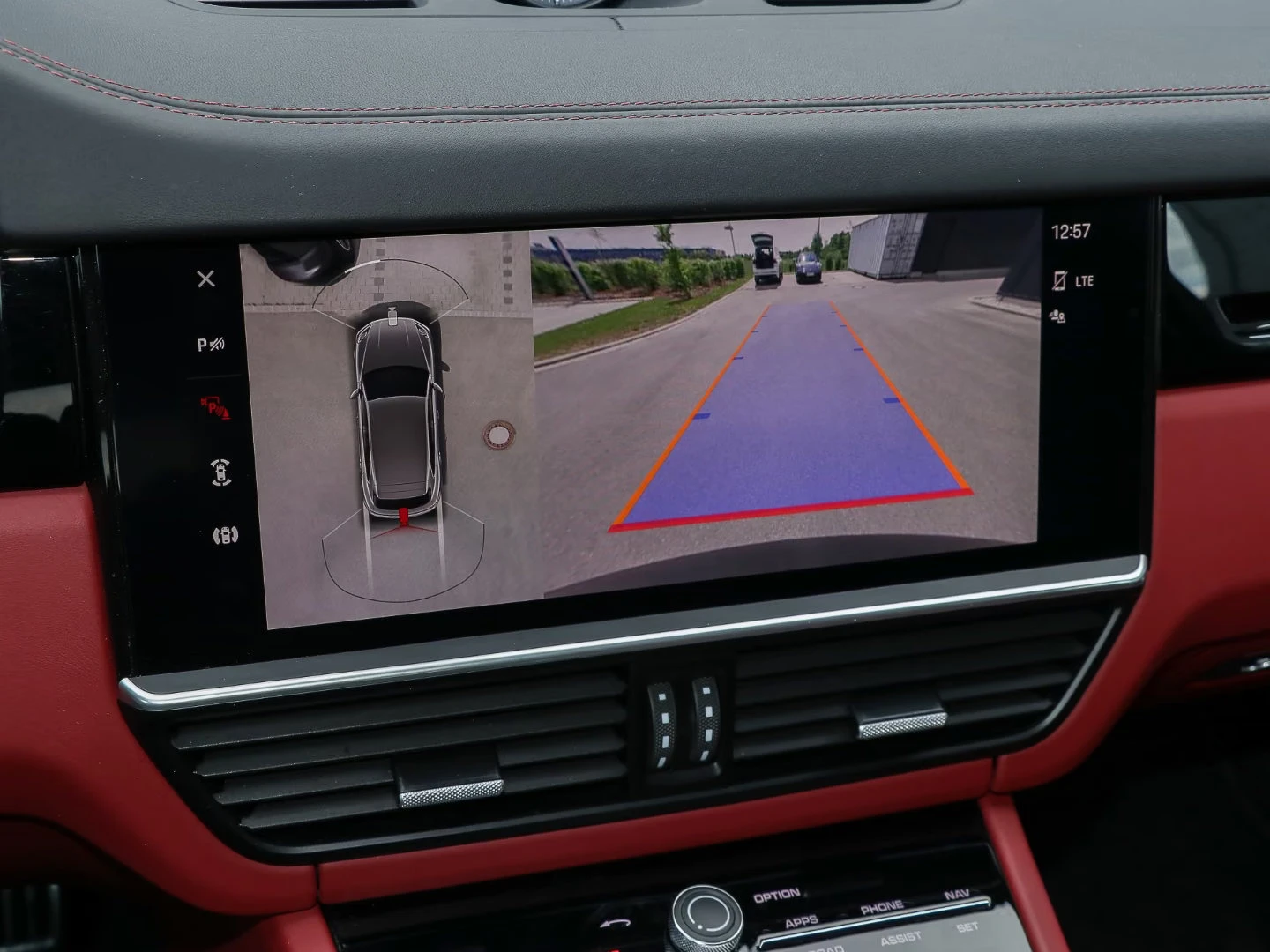 Porsche Cayenne TURBO/550HP/HUD/360/PANO/ACC/SOFT/857z, снимка 15 - Автомобили и джипове - 55938429