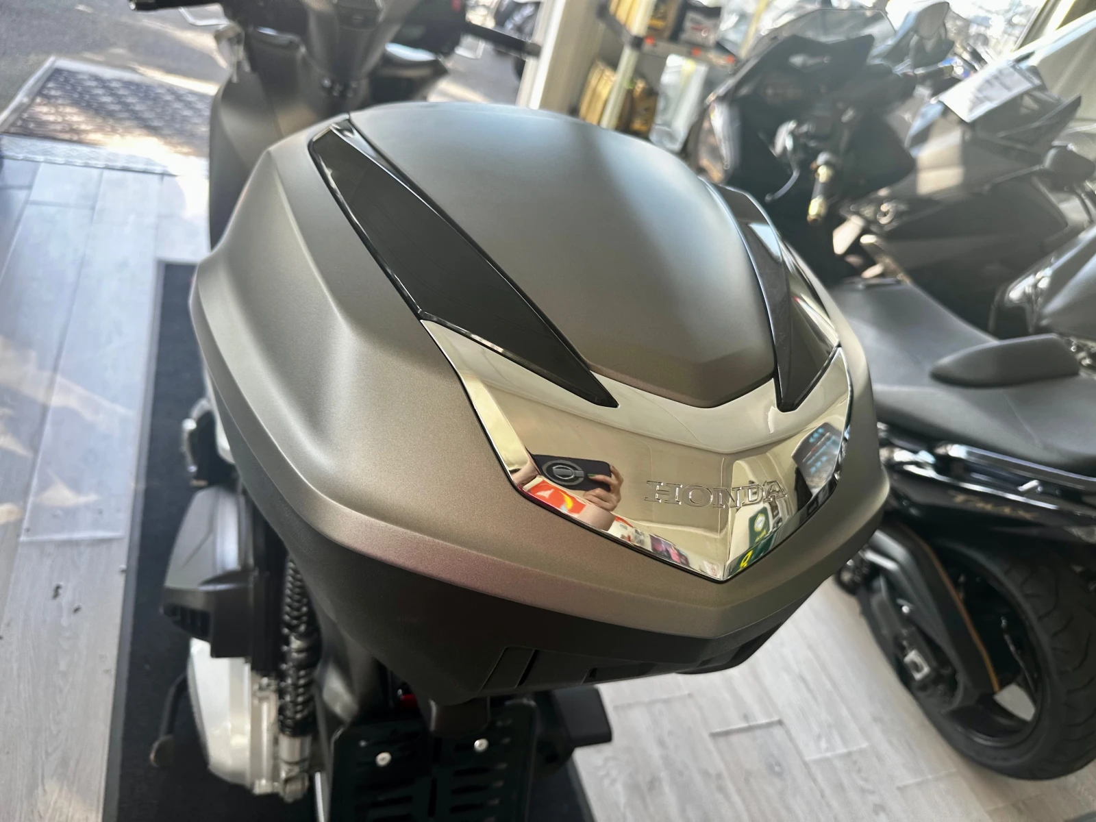 Honda Sh 350i 5792км. ABS/TC/LED - изображение 6