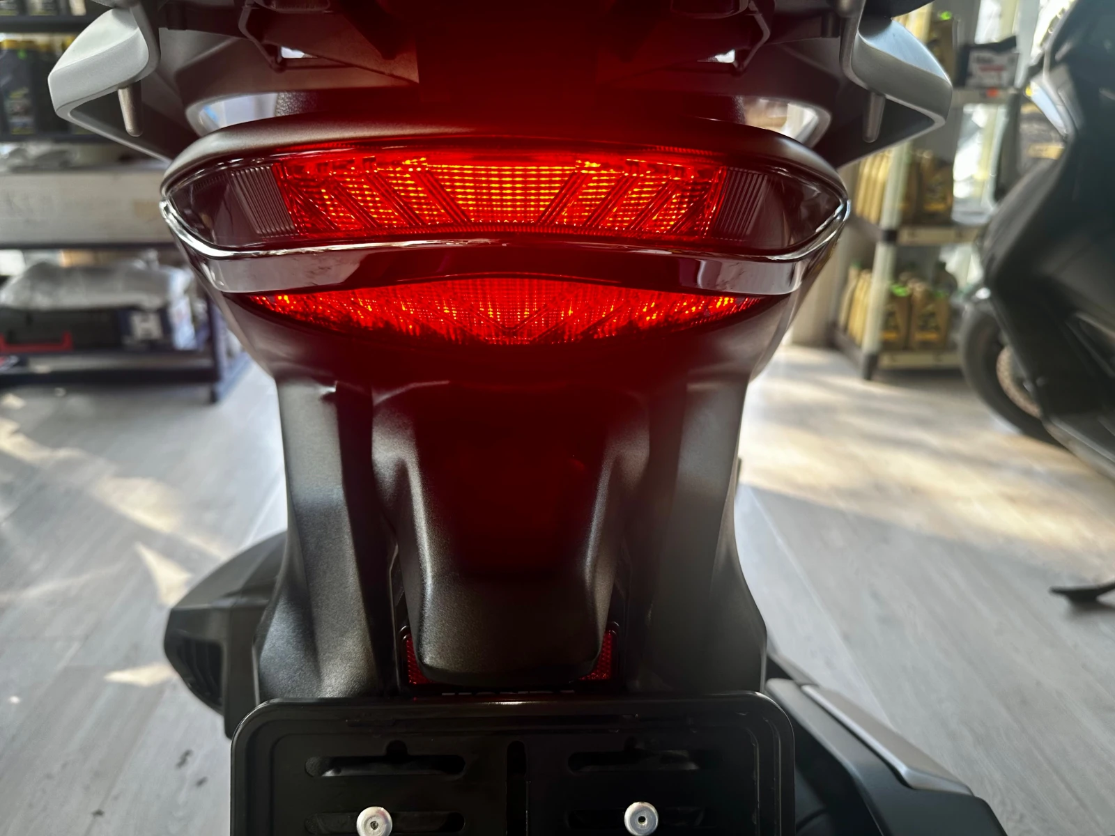 Honda Sh 350i 5792км. ABS/TC/LED - изображение 5