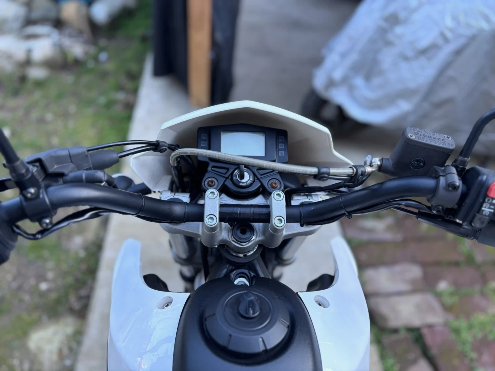 Malaguti X3M 125 A1 категория - изображение 7