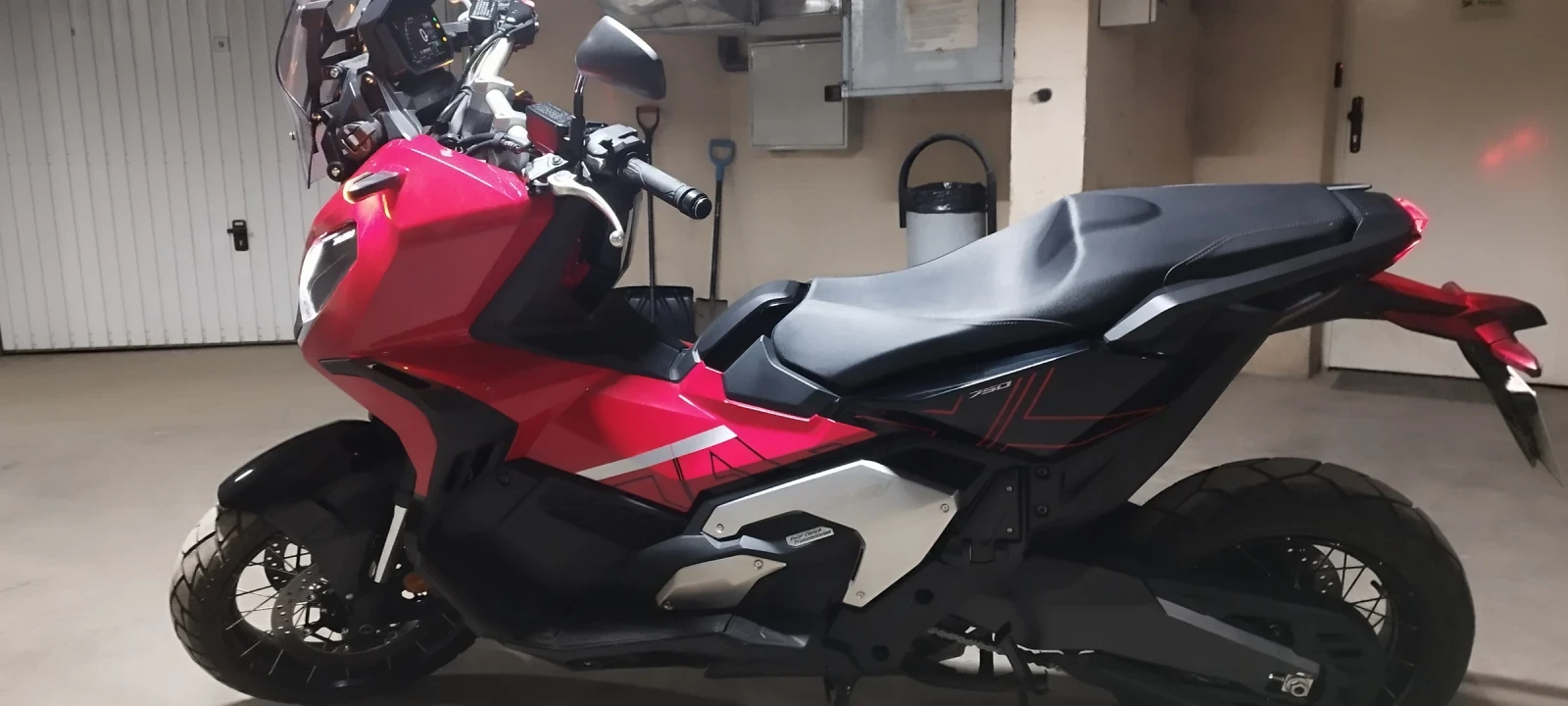 Honda X-ADV 750, снимка 6 - Мотоциклети и мототехника - 54555986