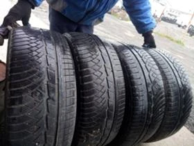 Гуми Зимни 245/50R18, снимка 9