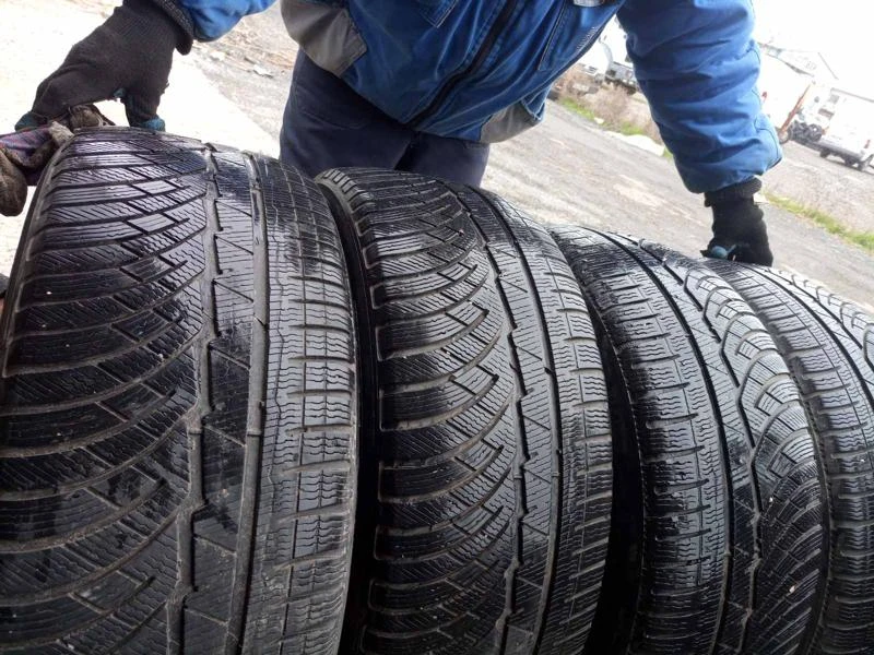 Гуми Зимни 245/50R18, снимка 8 - Гуми и джанти - 31257738