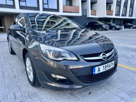 Opel Astra 1.6/НАВИ/ЗАВИВАЩИ ФАРОВЕ/ПАРКТРОНИЦИ, снимка 1